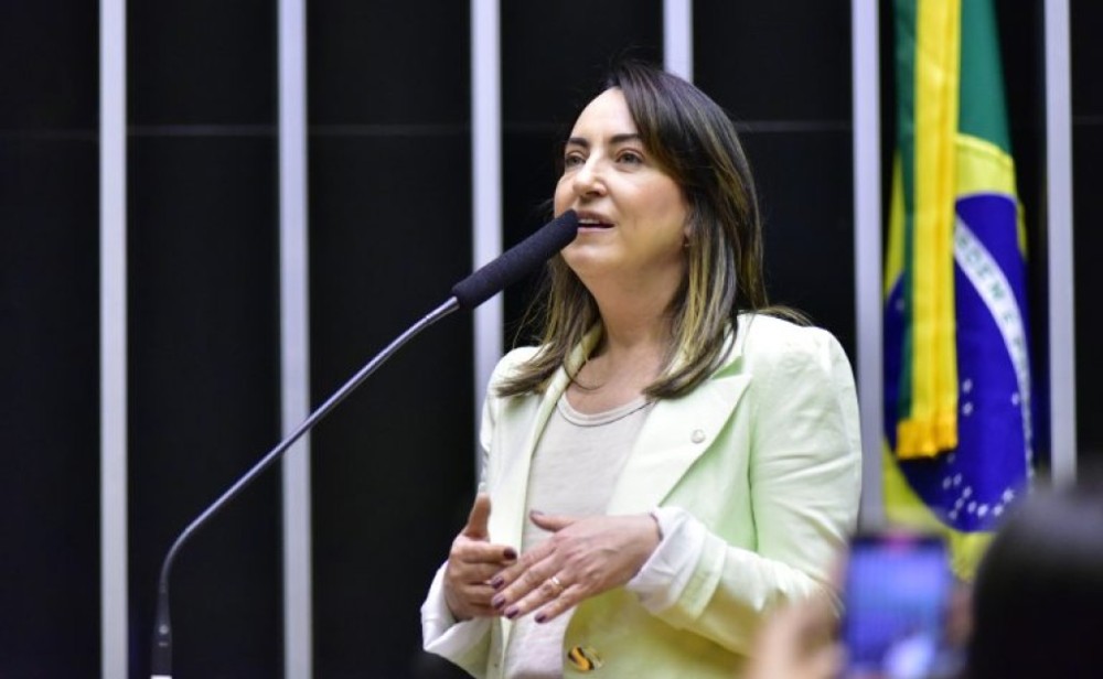Comissão aprova projeto que obriga SUS a usar fita com desenhos de girassóis para deficiências ocultas