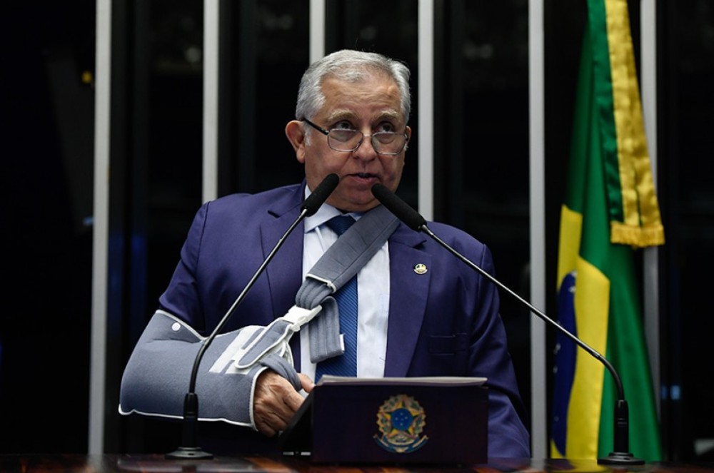 Izalci lamenta tragédia no Rio Grande do Sul e cobra resposta do governo