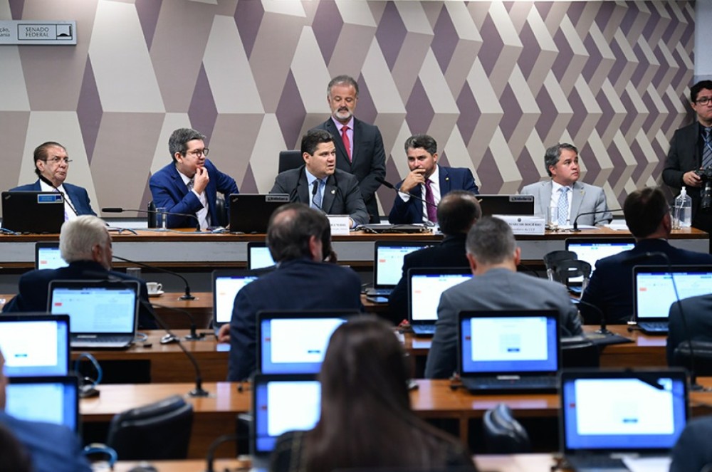 CCJ pode votar criminalização da intolerância política