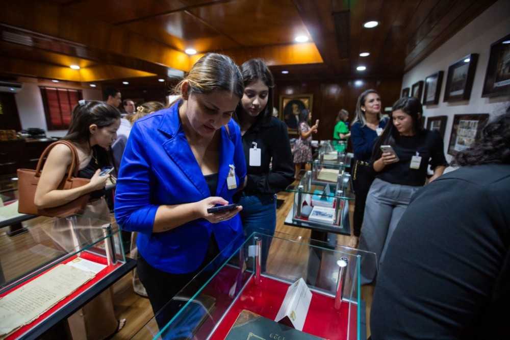 Acadêmicos de Direito das faculdades Anhanguera e Fasipe Sorriso visitam sede do Judiciário