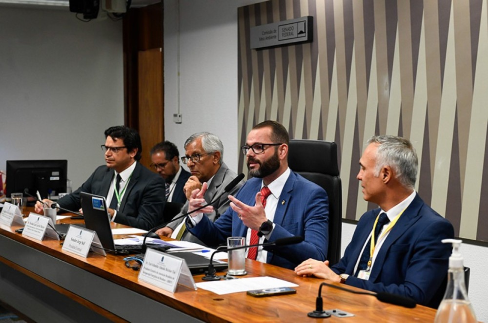 Debatedores defendem reciclagem e aproveitamento energético de resíduos