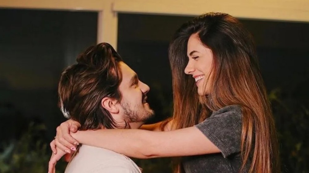 Luan Santana anuncia que irá se casar com Jade Magalhães: ‘Anos de relacionamento’