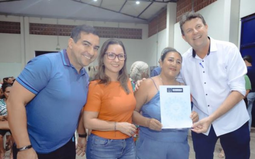 Famílias do Santa Maria II recebem documentação da casa própria