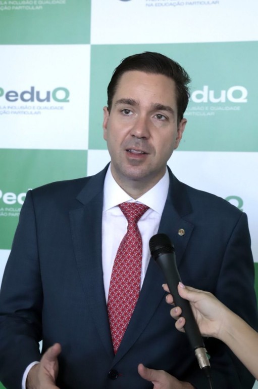 Frente realiza nesta quarta seminário sobre novas tecnologias da educação 