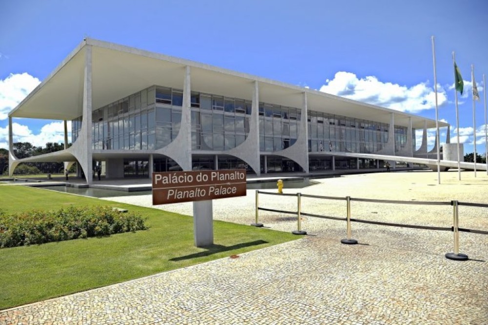 Projeto abre crédito orçamentário para pagamento de benefícios a servidores no exterior