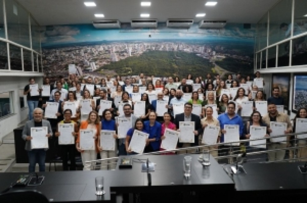 Com moção inédita, vereadora Maysa homenageia profissionais do marketing de Cuiabá