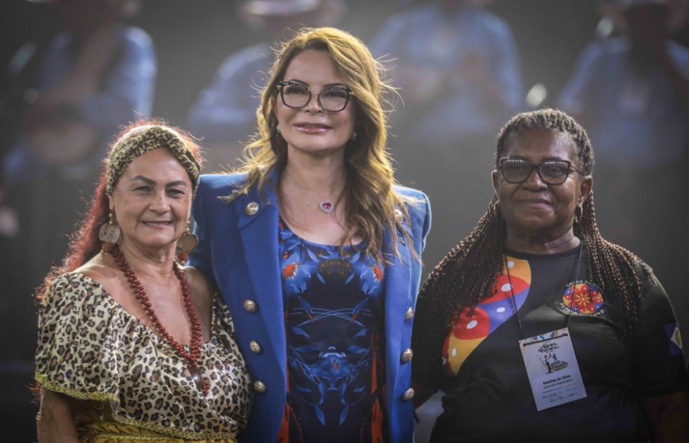 Primeira-dama de MT prestigia e destaca respeito à cultura no 15º Festival de Siriri e Cururu em Cuiabá