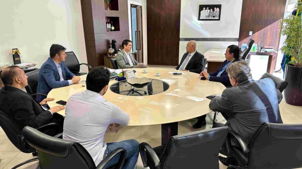 Corregedor faz visita institucional à Associação Mato-grossense dos Municípios