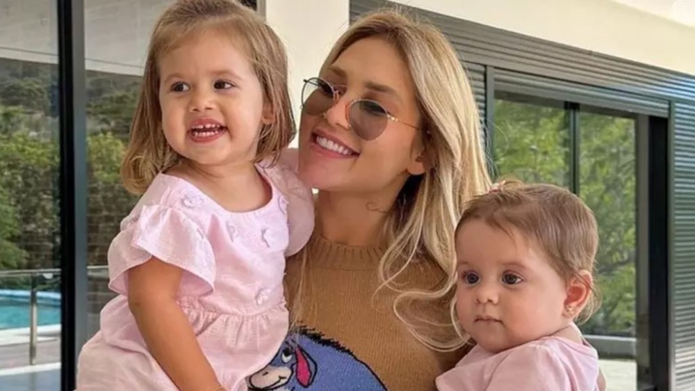 Na escola da filha, Virginia Fonseca assiste primeira apresentação de Dia das Mães: