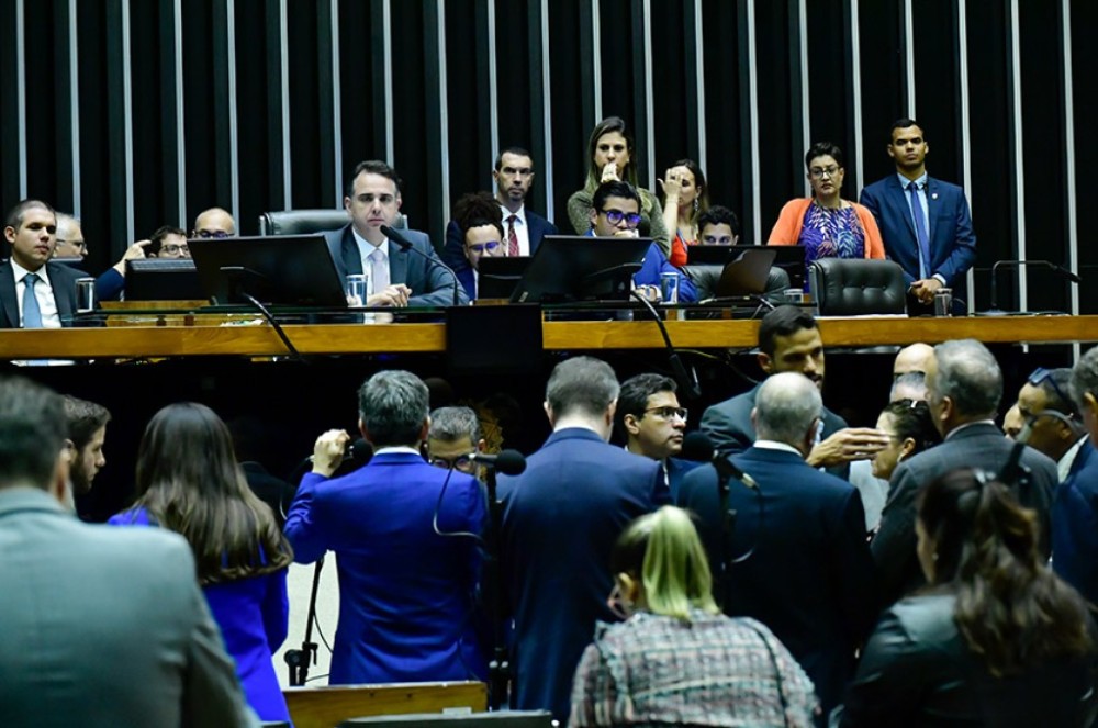 Mantidos vetos à tributação de offshores e a competências de ministérios