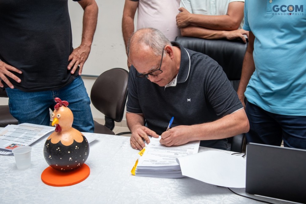 Prefeito oficializa repasse de recursos aos projetos contemplados pela Lei Paulo Gustavo