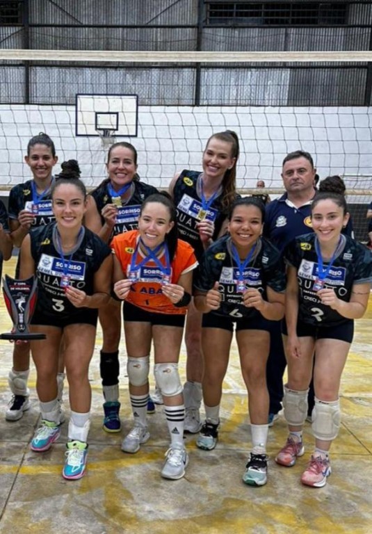 Meninas da ASV embarcam rumo à Copa Fernanda Alvim em Colíder