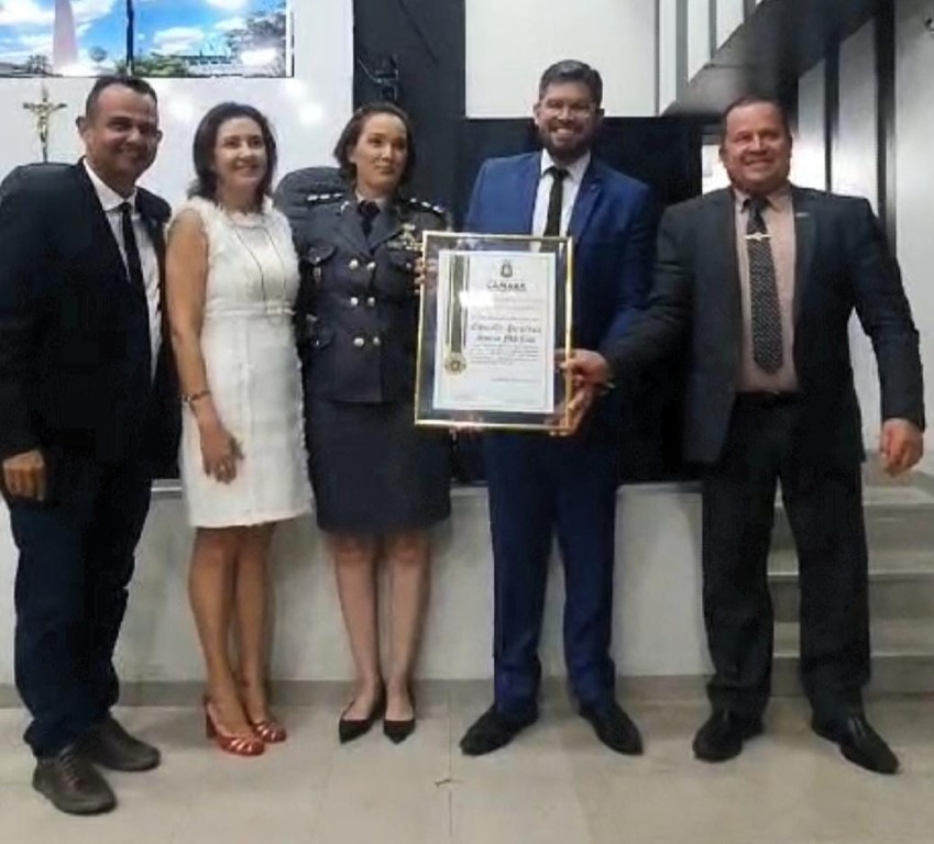 Juíza auxiliar da CGJ prestigia homenagem à coordenadora da Maria da Penha