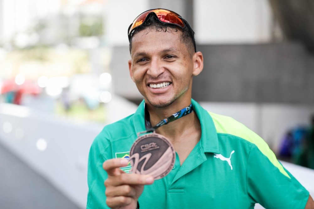 Mato-grossense do Projeto Olimpus fatura o bronze em segundo dia de competição ibero-americana de Atletismo