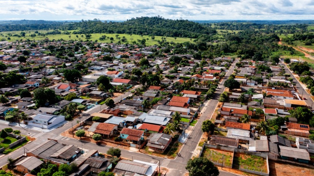 Governo de MT investe mais de R$ 1 bilhão para asfaltar 123 municípios