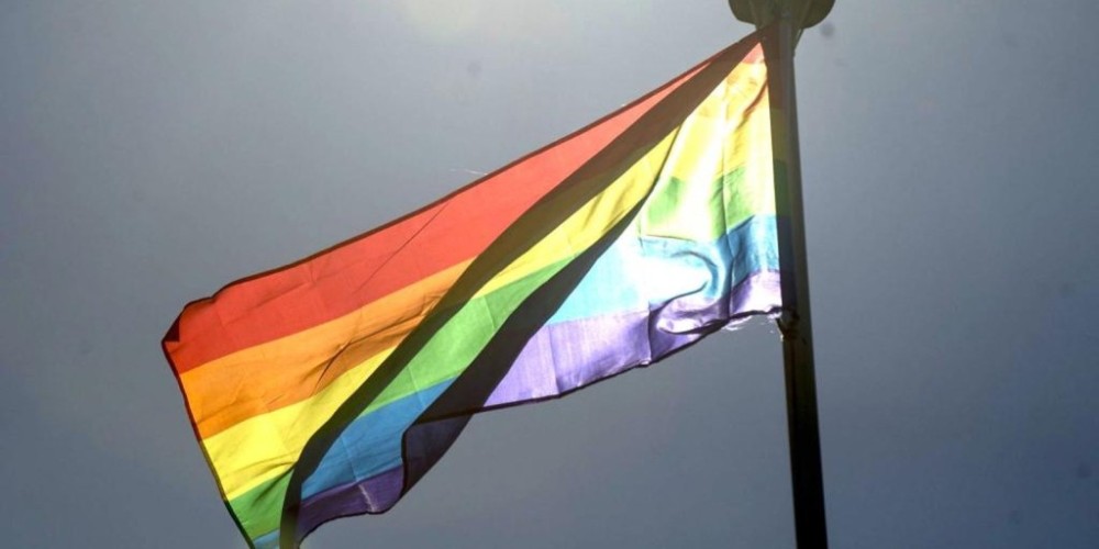 Ativistas e professores de Uganda contestam lei anti-LGBT em tribunal