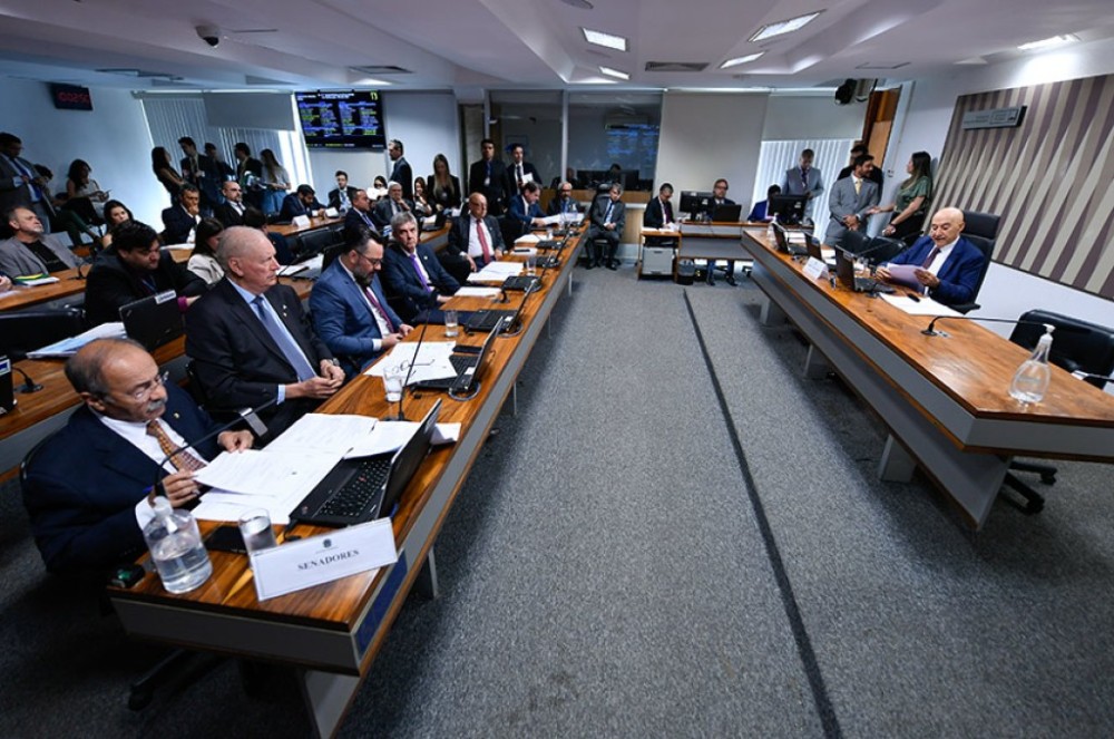 Frente Parlamentar dos Minerais Estratégicos e de Transição passa na CI