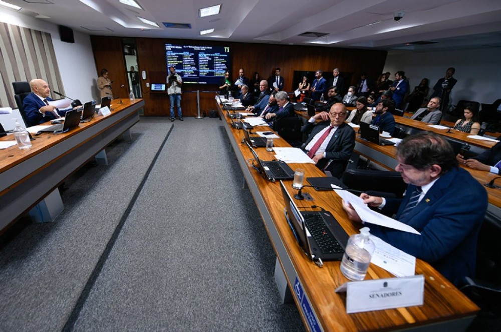 Viagem em embarcação deve ter itinerário e lista completa de passageiros, aprova CI
