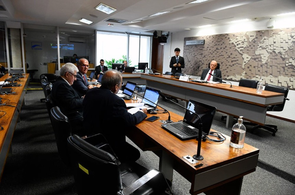 Esperidião Amin é eleito presidente da Subcomissão de Defesa Cibernética