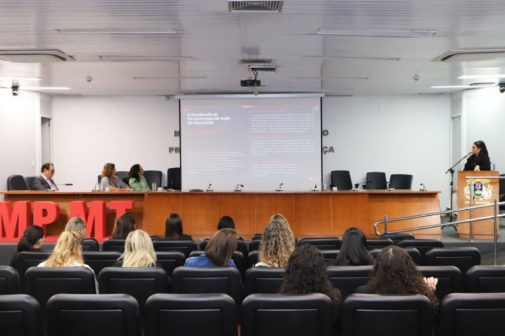 Técnicas de manipulação narcisistas são abordadas em evento do MPMT