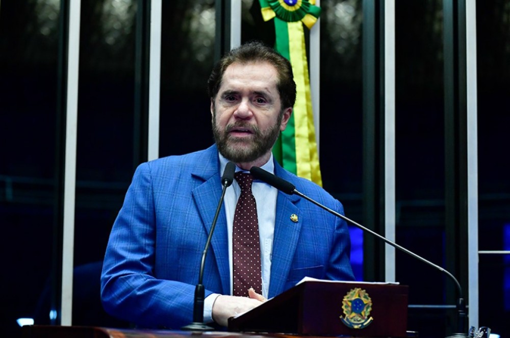 Plínio Valério pede asfaltamento da BR-319