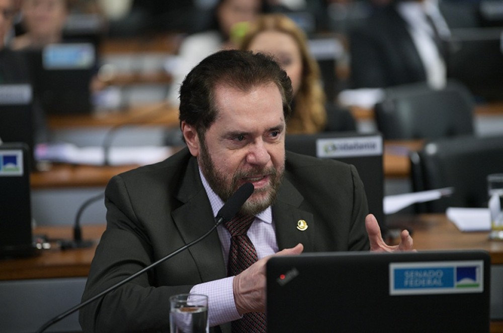 CCJ  aprova obrigação do MP de processar estelionato contra pessoa com deficiência física