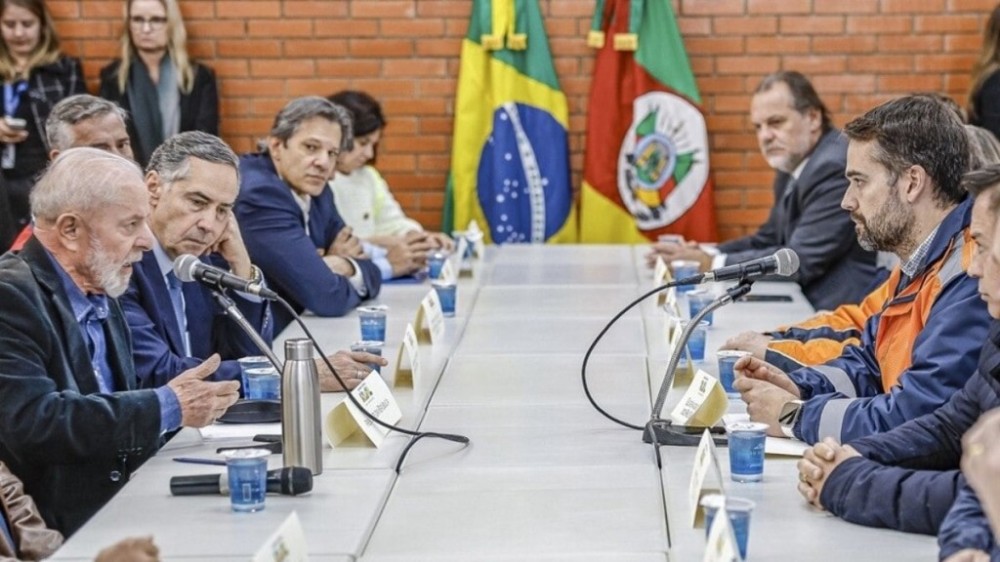 Governo federal fará Pix de R$ 5,1 mil para famílias que perderam casas no RS