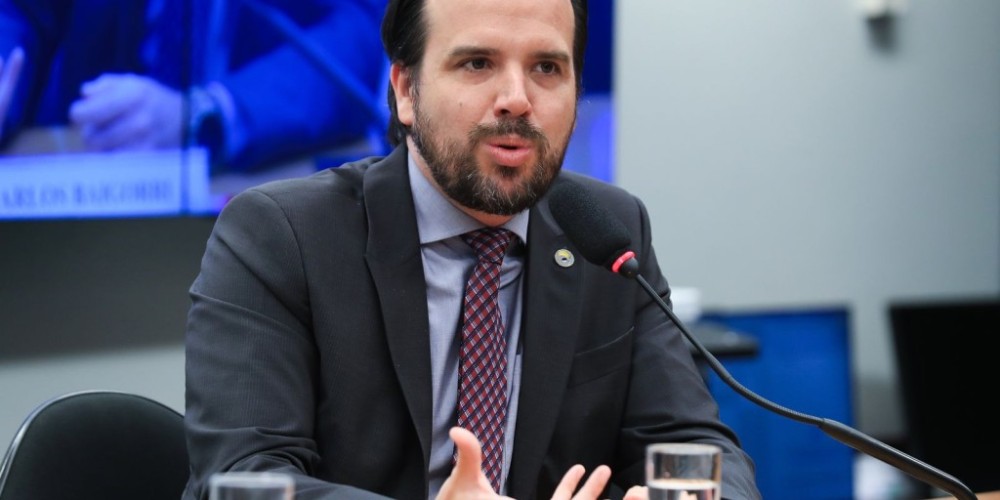 Presidente da Anatel diz que falta soberania do Estado na internet