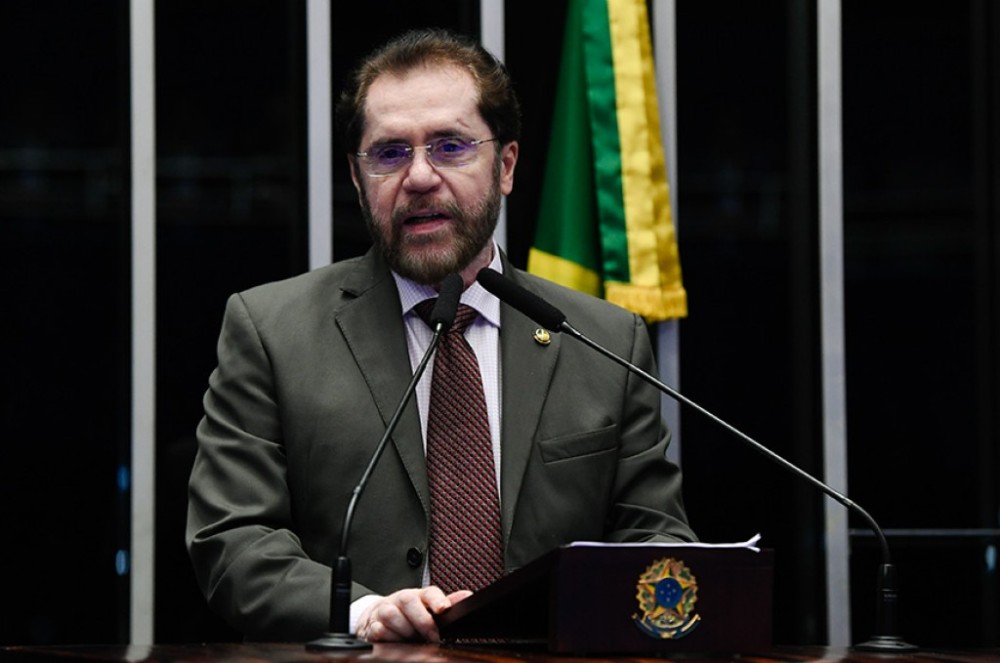 Plínio critica interventor para reconstrução do RS