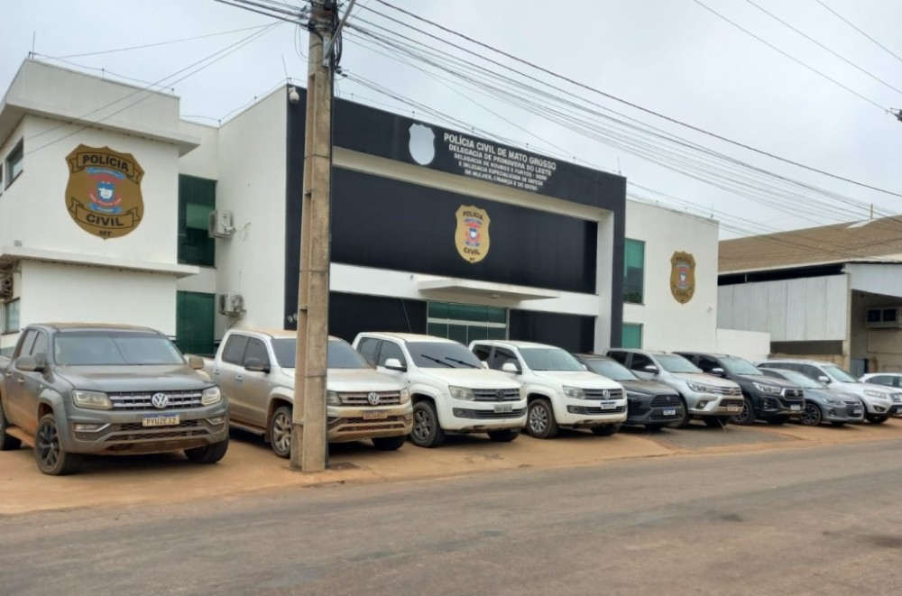 Polícia Civil sequestra 13 veículos de alvos ligados a esquema criminoso liderado por preso em cadeia no interior