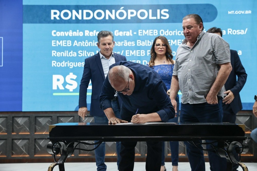Prefeitura assina convênio com Estado para reforma de cinco escolas
