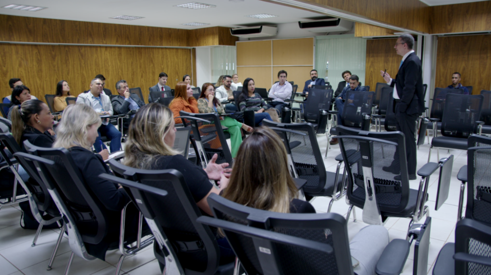 Juízes e servidores se aprimoram em técnicas de inquirição