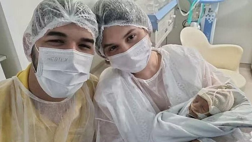 Filho de Ingra e Zé Vaqueiro tem alta e vai para casa pela 1ª vez: ‘9 meses internado’