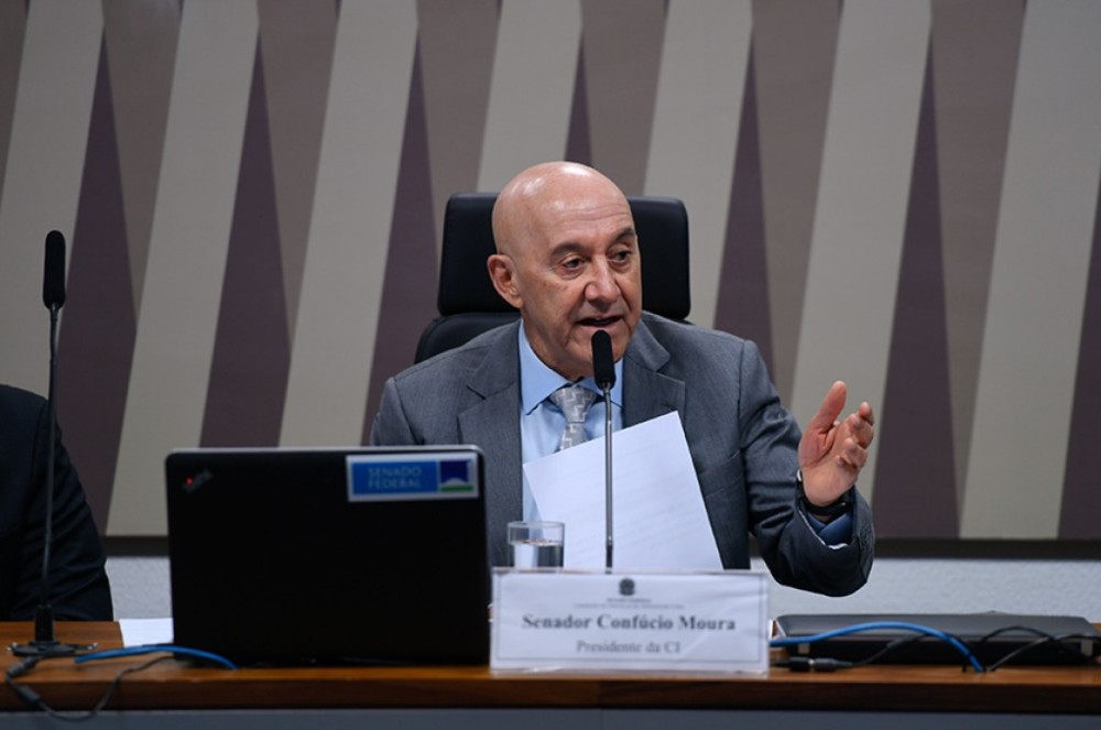 Programa Combustível do Futuro será tema de debate na terça-feira.