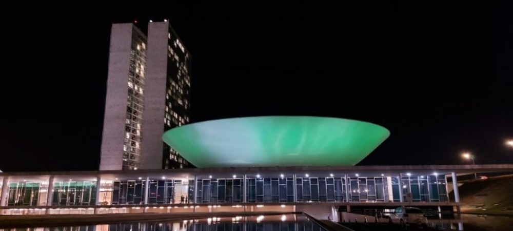 Congresso se ilumina de verde pelo Dia Mundial de Conscientização sobre a Doença Celíaca