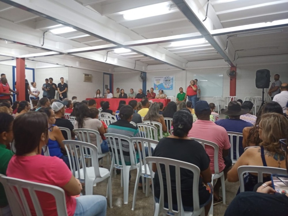 Moradores do Jardim Tropical e Jd. Kênia receberam títulos de propriedade nesta quinta-feira (16)
