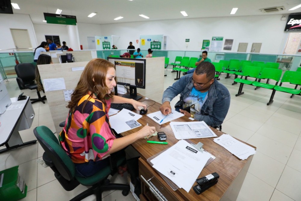 Sine oferece oportunidade de emprego com remuneração de R$ 4,8 mil; 718 vagas estão disponíveis nesta sexta-feira (17)