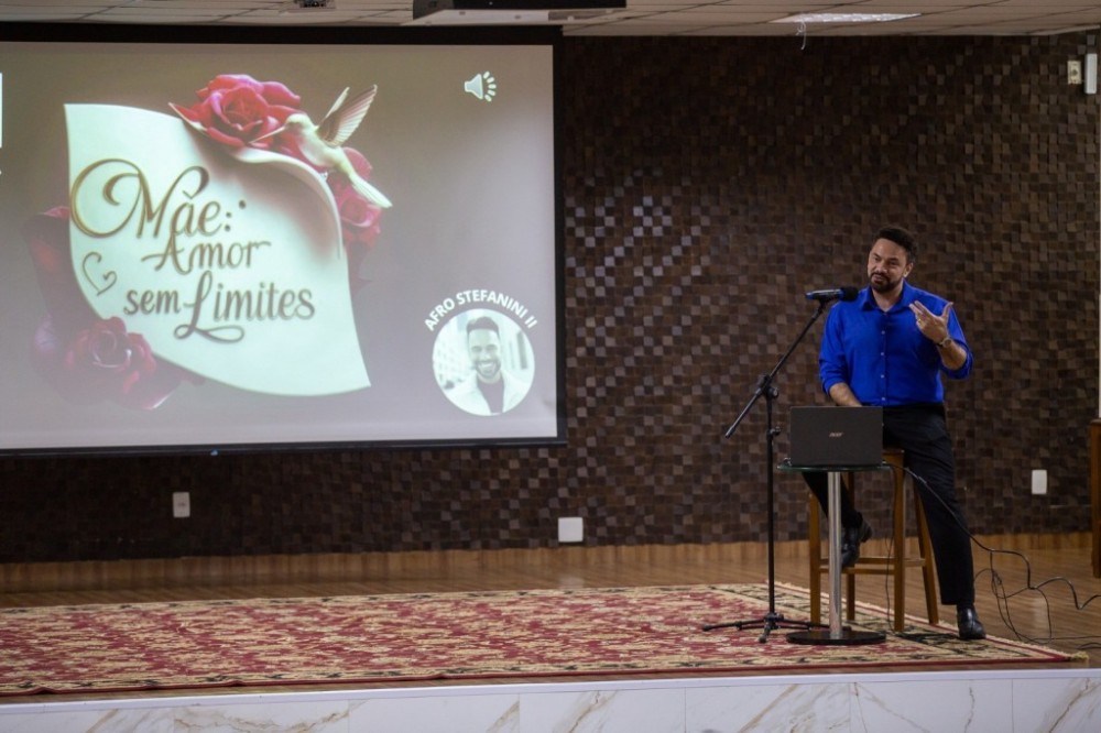 Dia das Mães: psicólogo palestra sobre as sete dimensões do amor materno