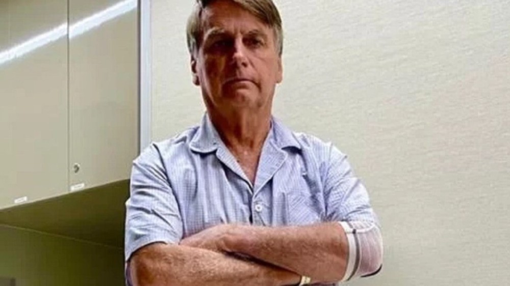 Jair Bolsonaro recebe alta após 13 dias internado