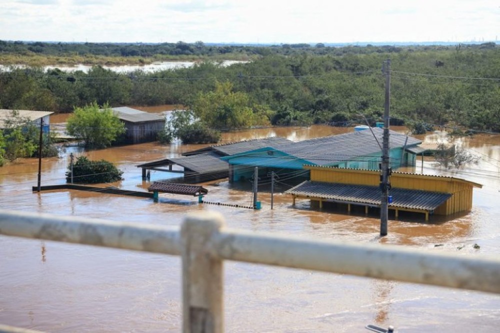 Lira renova dispensa de presença de deputados do Rio Grande do Sul
