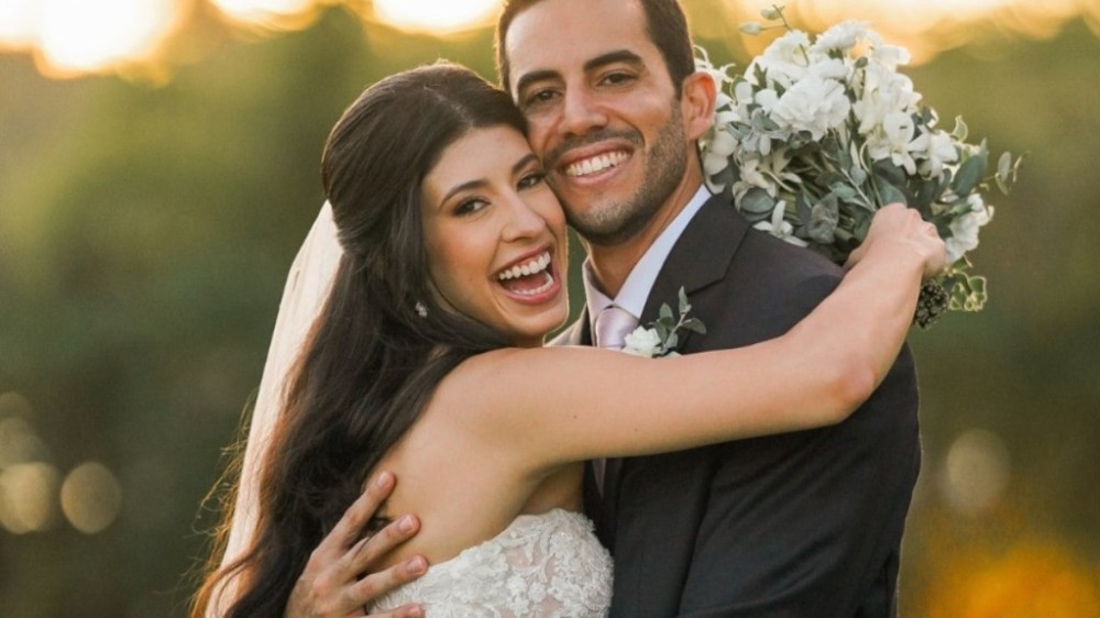 Casamento à beira-mar: a união poética de Eduarda Sabá e Lúcio Henrique