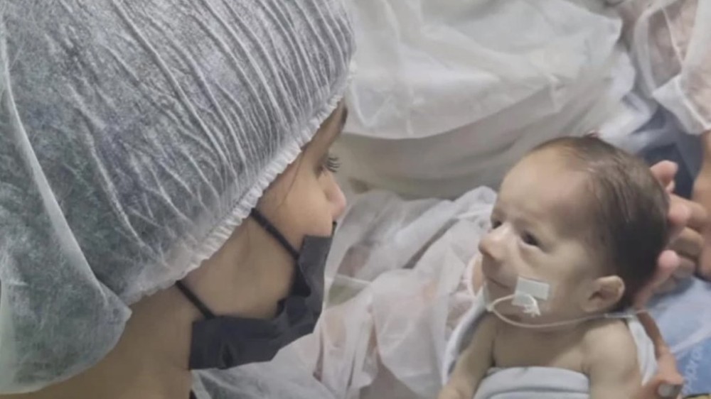 Filho de Zé Vaqueiro tem parada cardíaca e volta pra UTI após alta : ‘Nos ajuda, Deus’