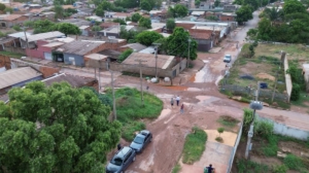 Fellipe Corrêa pede manutenção de bocas de lobo do bairro Santa Laura