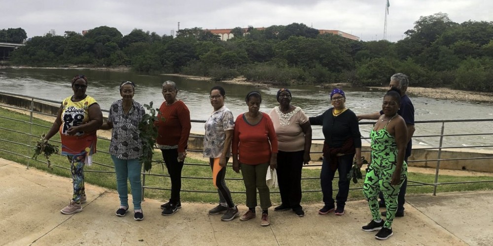 Grupos de idosos do polo Cristo Rei realizam caminhada na Orla da Alameda
