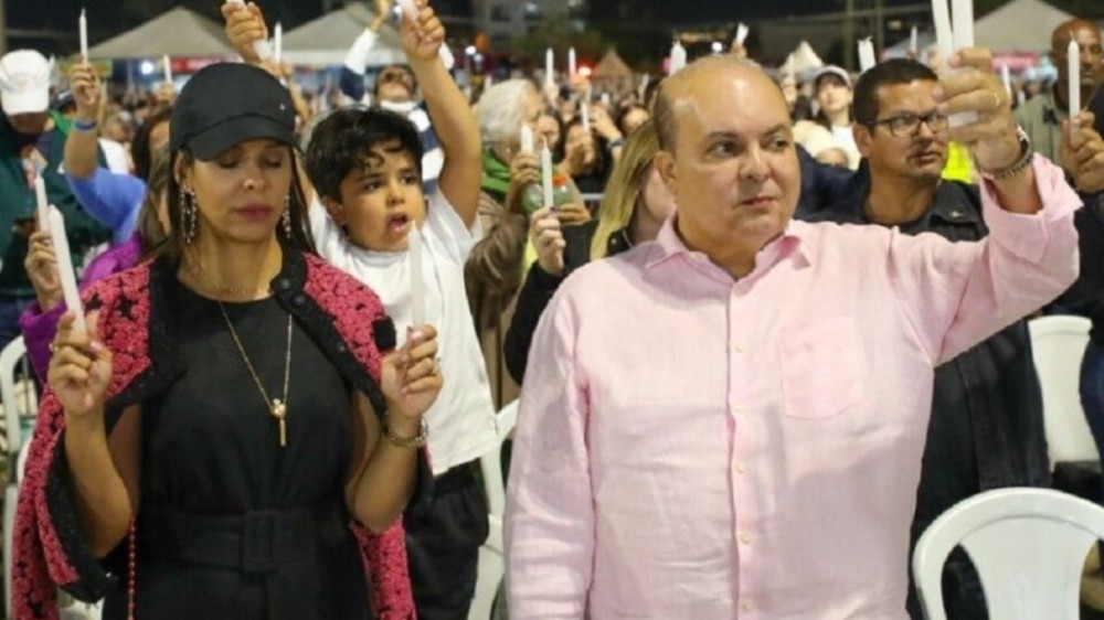Festa de Pentecostes emociona multidão de fieis no Taguaparque