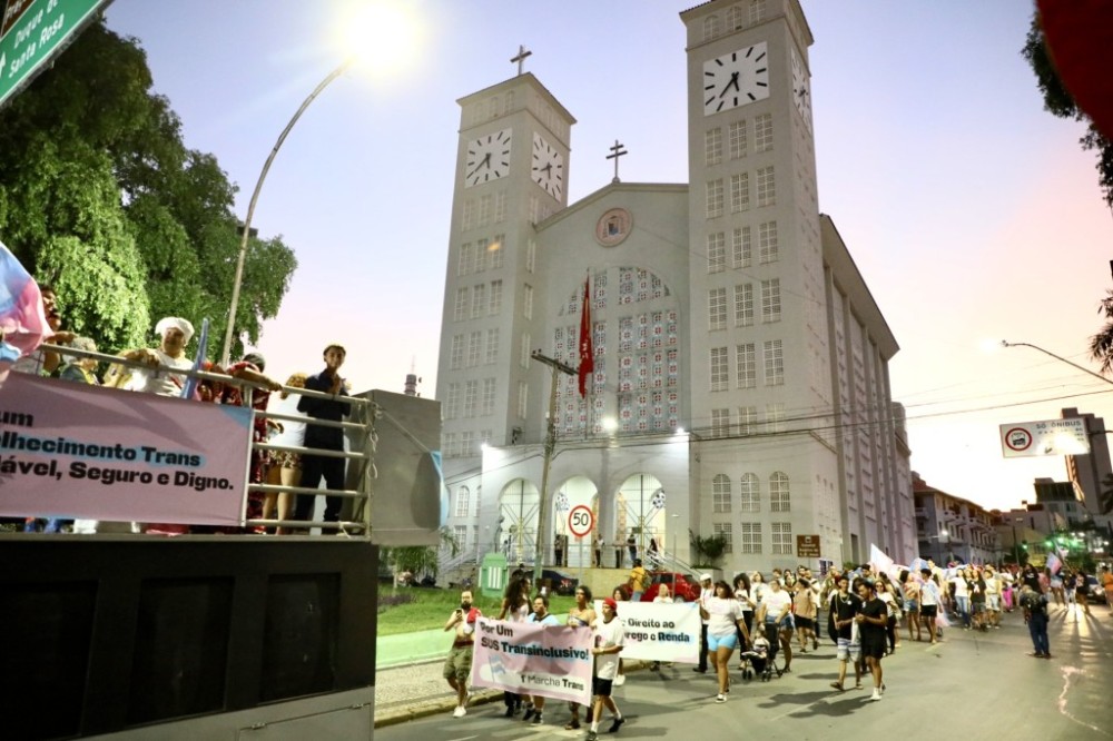 Organizadores destacam momento histórico da 1ª Marcha da Visibilidade Trans, que promoveu reflexão sobre dignidade e respeito para todas as pessoas