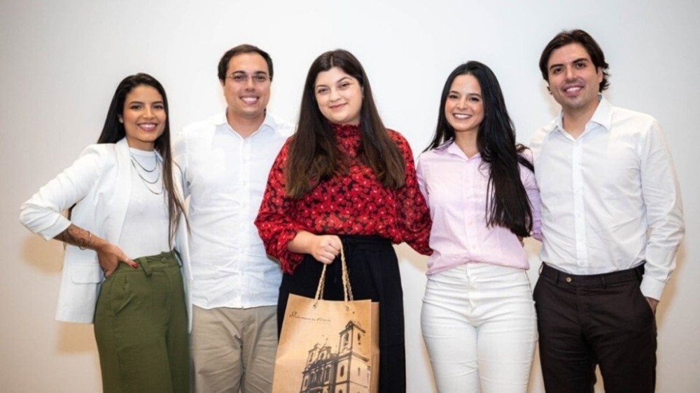 Trainees da terceira turma da PaulOOctavio são premiadas