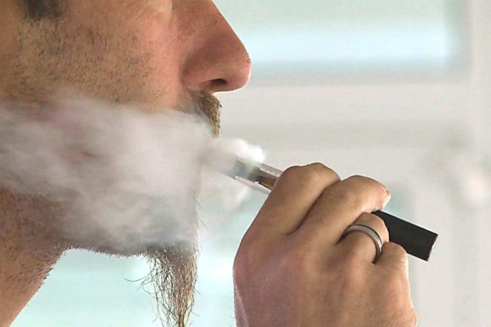Comissão debate riscos associados ao consumo de cigarros eletrônicos