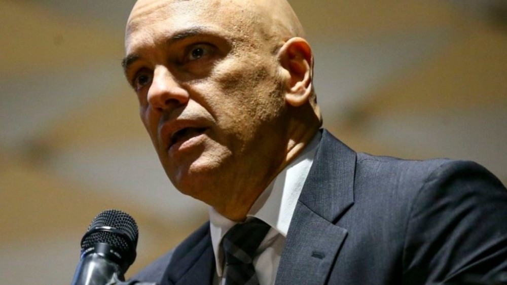 Moraes veta lei que proíbe linguagem neutra em escolas de cidade de MG