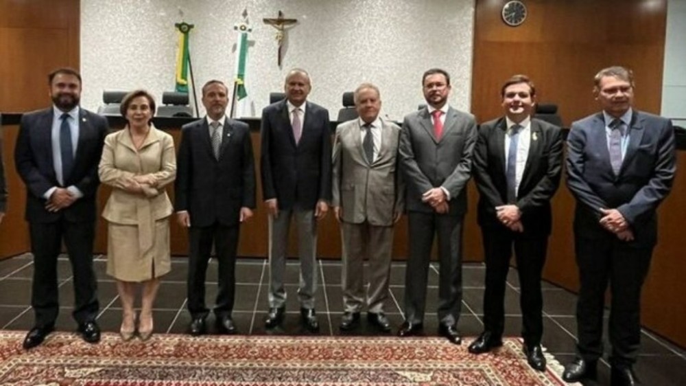 Desembargador é empossado como membro suplente do TRE-DF